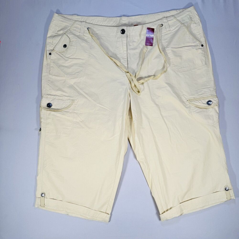 Avenue Women’s Cargo Capri Pants Size 24 Khaki Soft Yellow Casual Pockets NWT